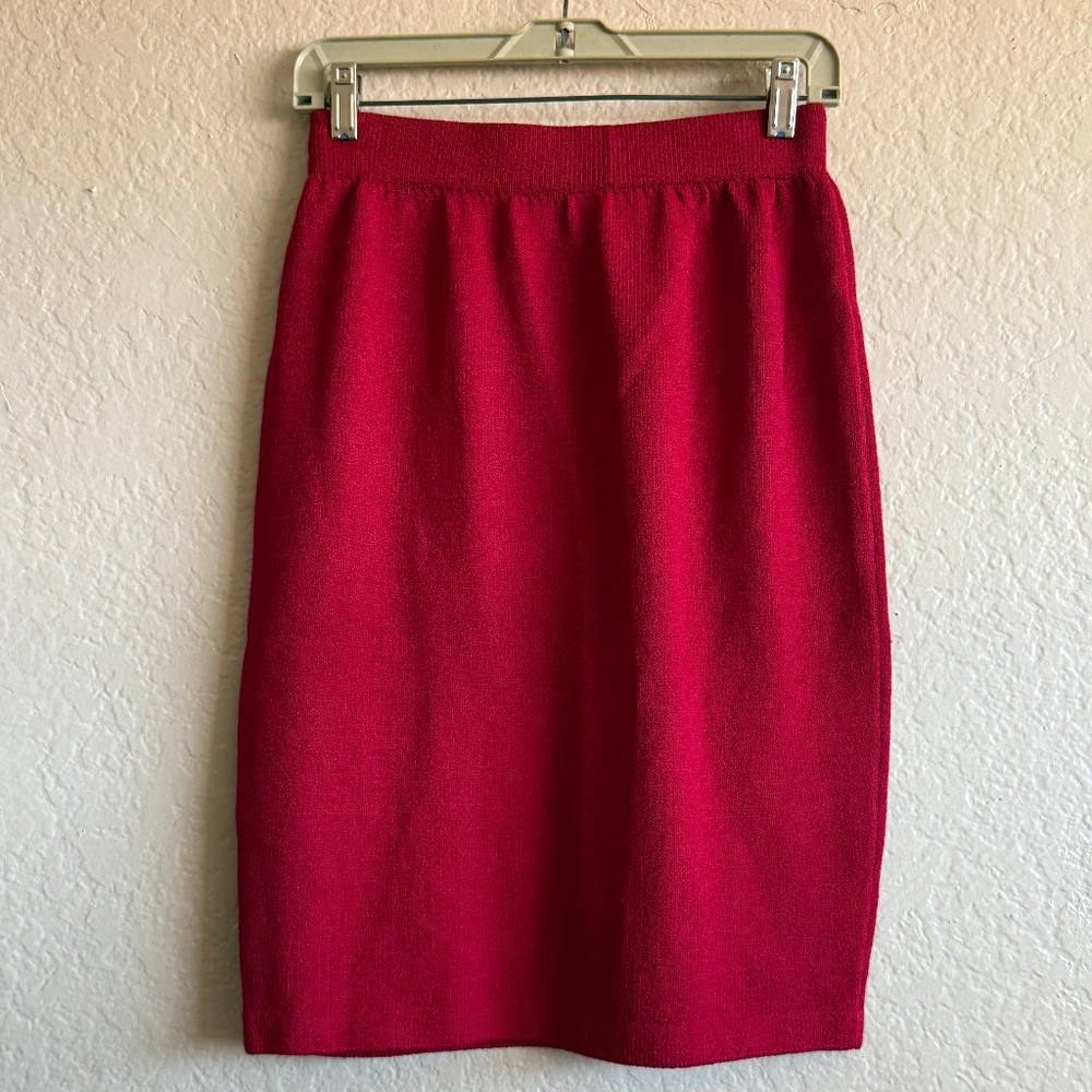 St. John Collection Solid Red Santana Knit Pencil Skirt USA Wool Blend Size 6 Sm